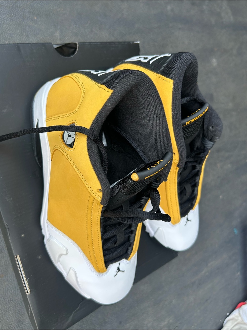 Jordan Yellow, White & Black Retro Basketball Shoes - Picture 3 of 5